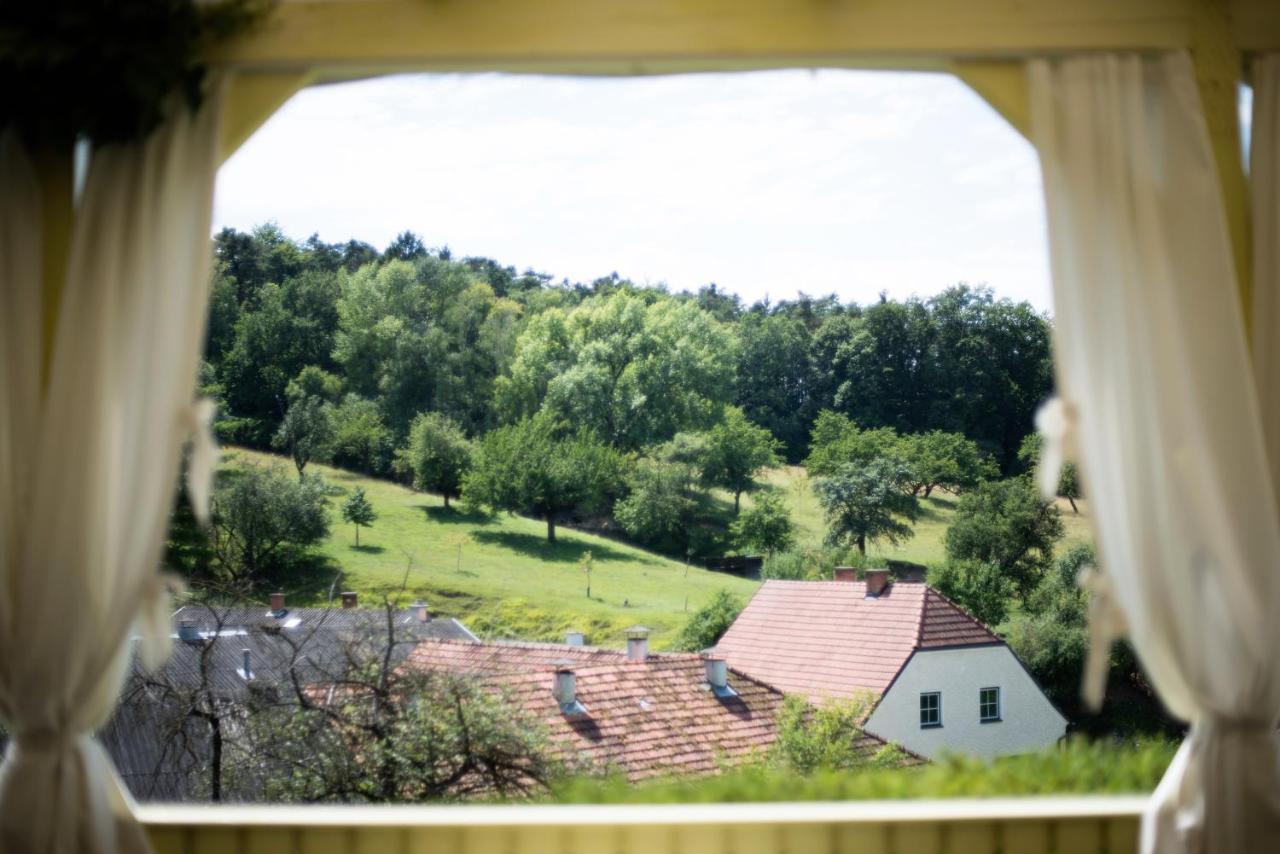 Kupfer-Dachl Hotel Katzelsdorf Eksteriør billede