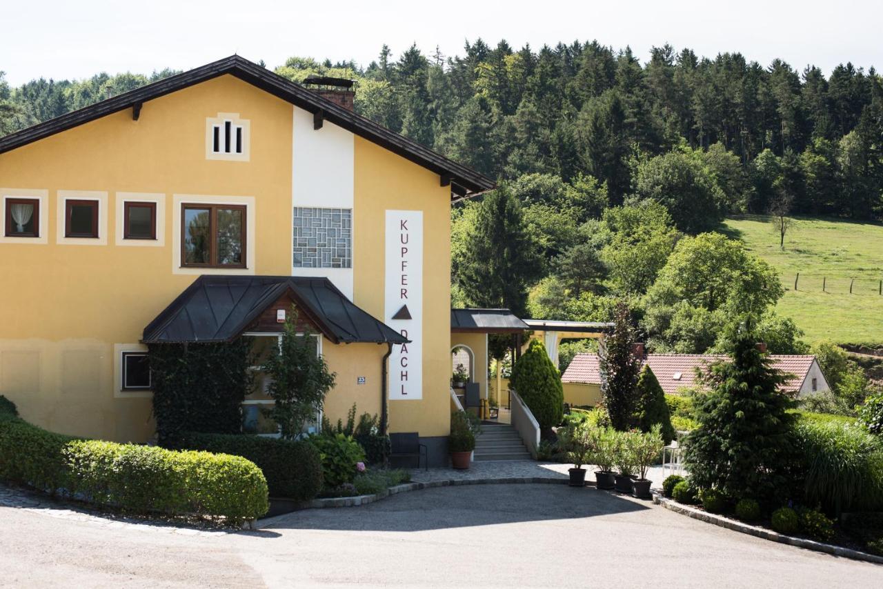 Kupfer-Dachl Hotel Katzelsdorf Eksteriør billede